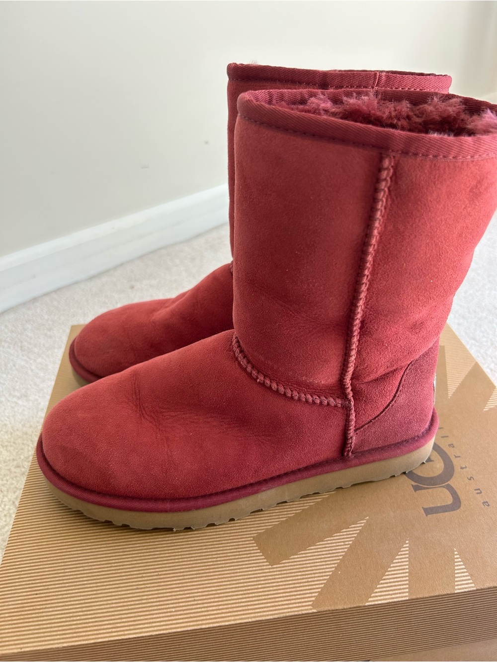 UGG Women's classic short Shearling-Lined Boots in Burgundy Red